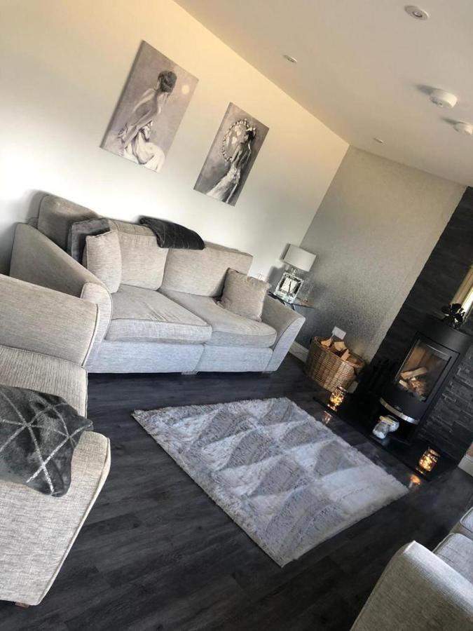 Alcantara- Modern Home With Hot Tub- Sleeps 10 Cromdale Eksteriør billede