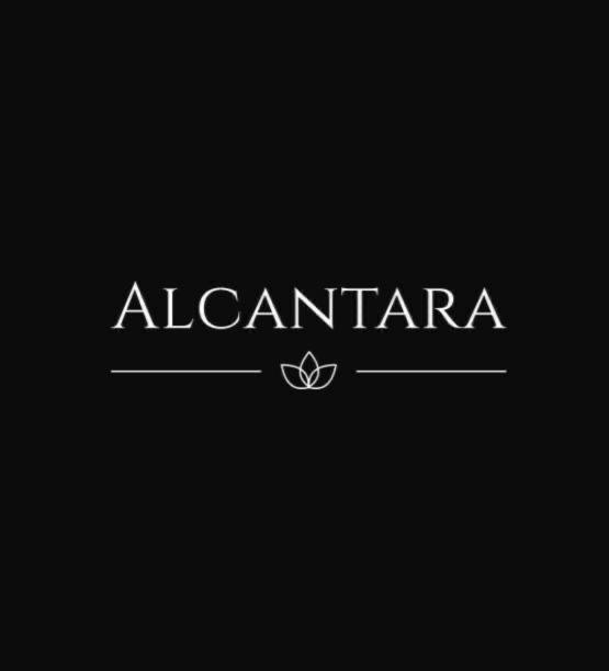Alcantara- Modern Home With Hot Tub- Sleeps 10 Cromdale Eksteriør billede
